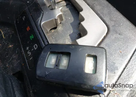 2018 Toyota Rav4 Xle z USA, uszkodzony, nr VIN JTMRFREV3JD248803